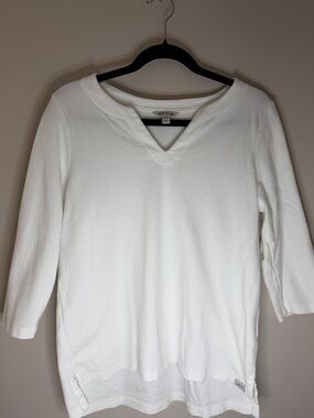 Orvis Women's White V-Notch Long Sleeve Tee